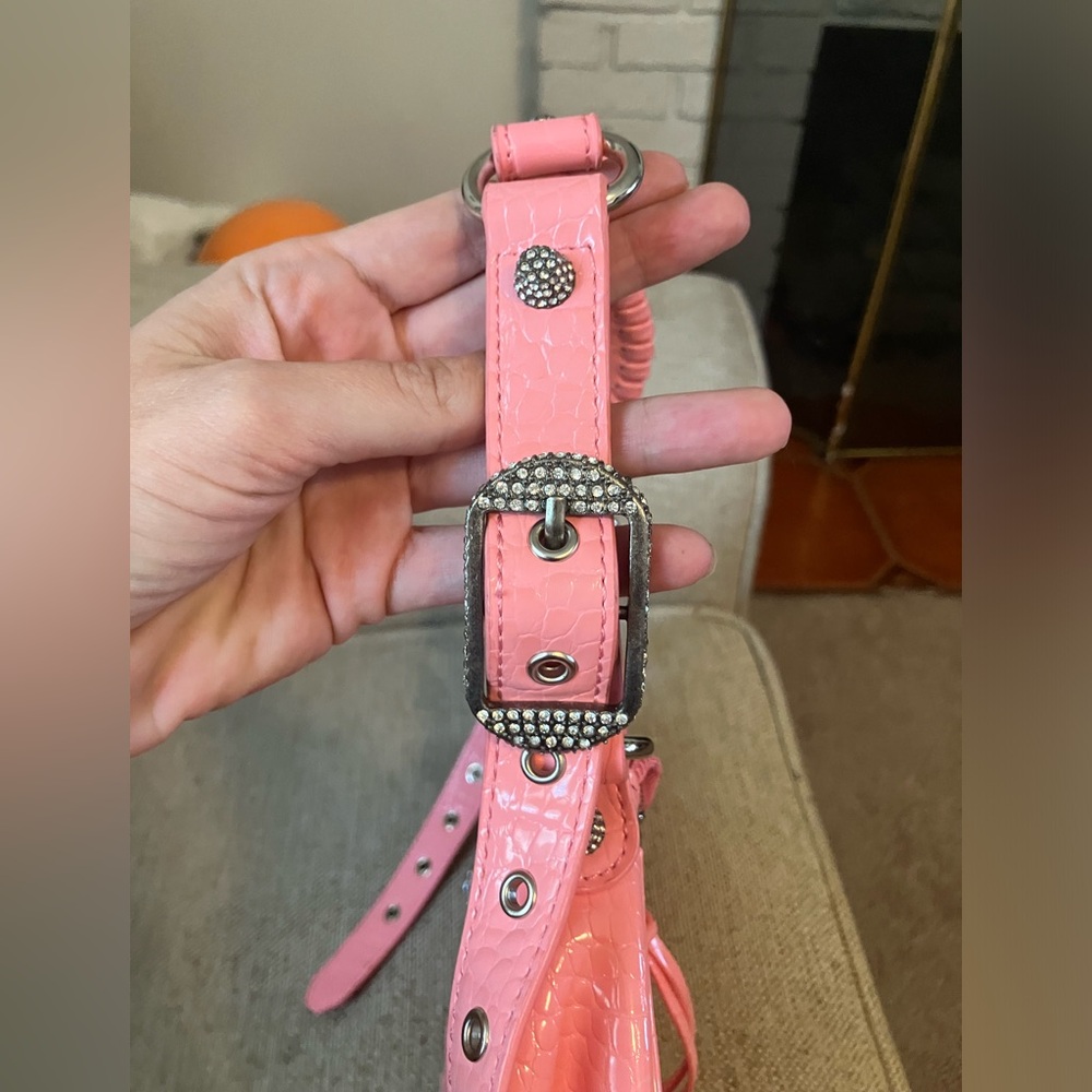 Leather pink studded fashion purse - Picture 4 of 6